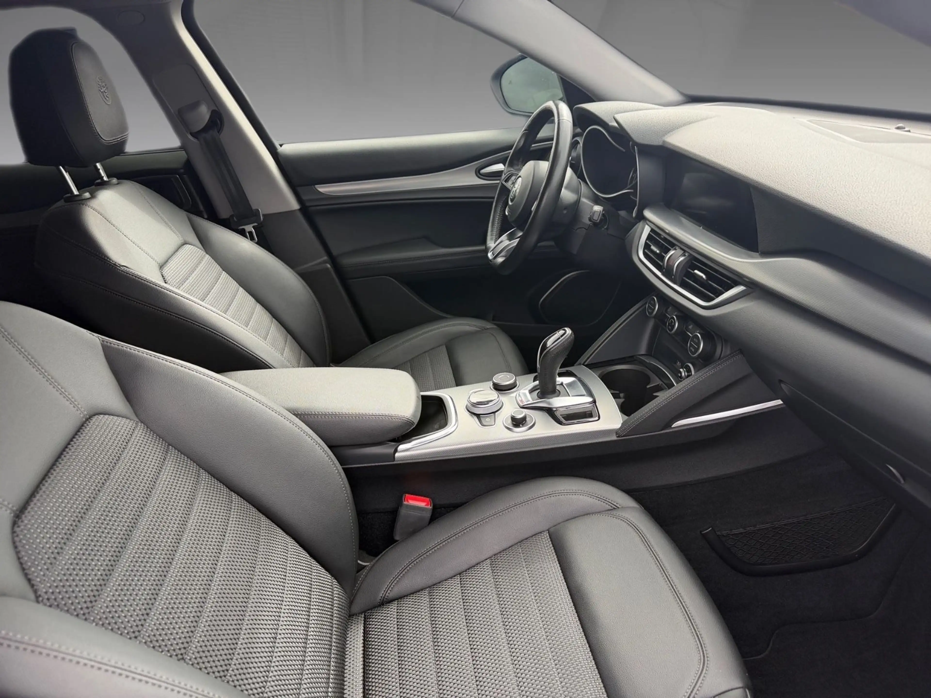 Alfa Romeo Stelvio Super Q4 2.2JTD Leder AHK Zahnriemen neu — photo 13