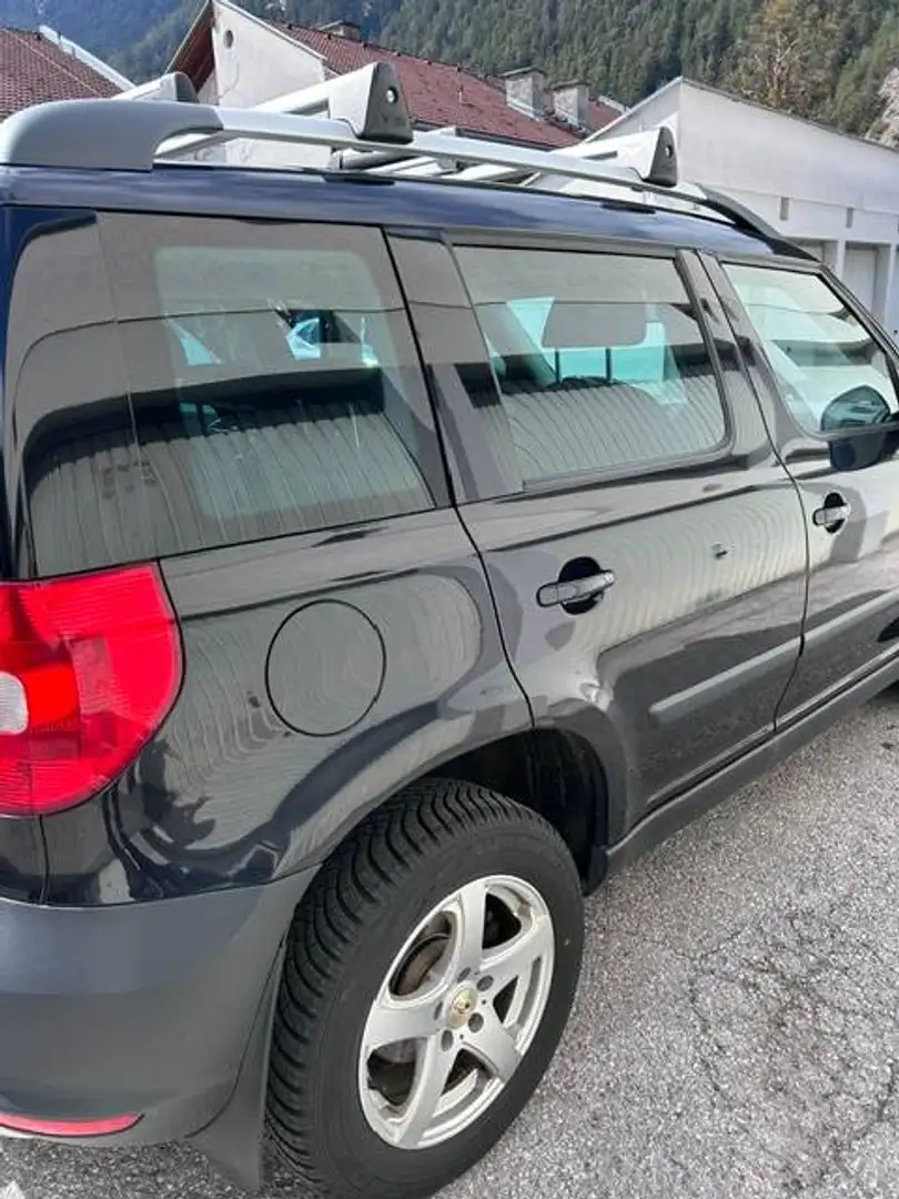 Skoda Yeti Yeti 4x4 Twenty Elegance 2,0 TDI CR DPF Twenty Elegance Schwarz - 2