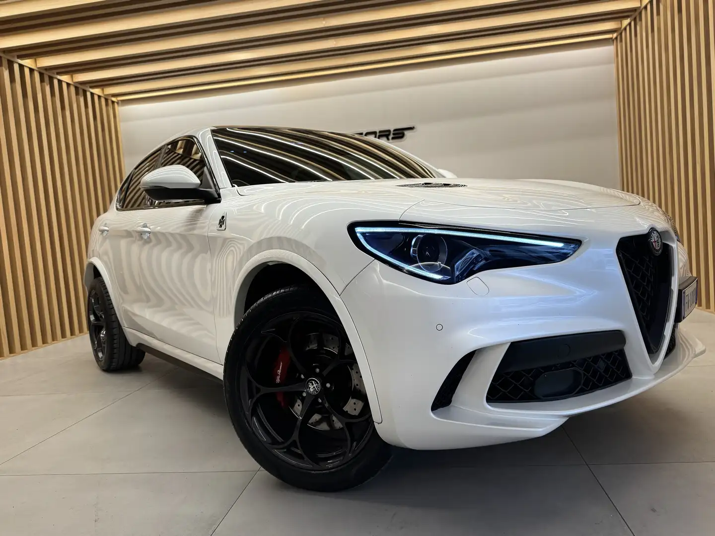 Alfa Romeo Stelvio Alfa Romeo STELVIO 2.9BI-TURBO 510CV QUADRIFOGLIO Wit - 2