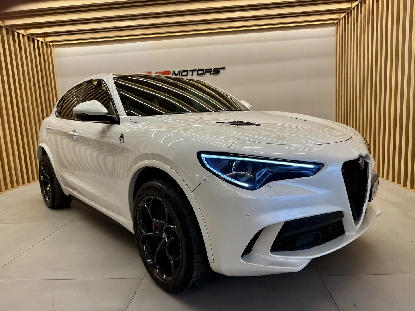 Alfa Romeo Stelvio Alfa Romeo STELVIO 2.9BI-TURBO 510CV QUADRIFOGLIO Wit - 1
