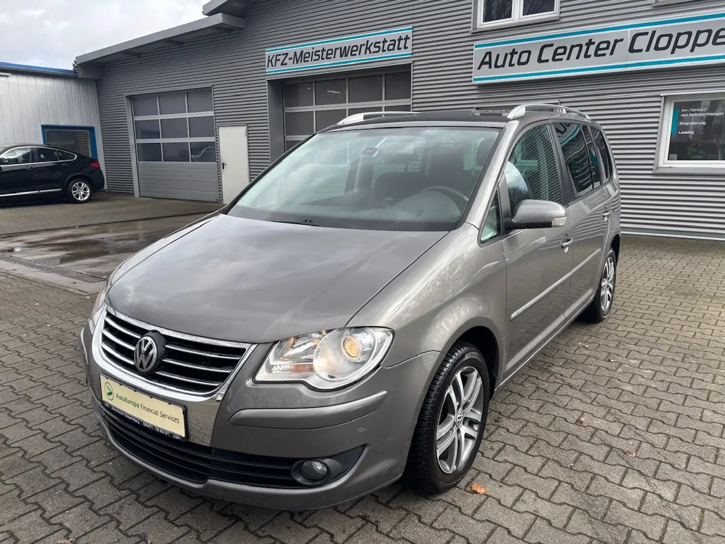 Volkswagen Touran 2,0 TDI Highline Grigio - 1