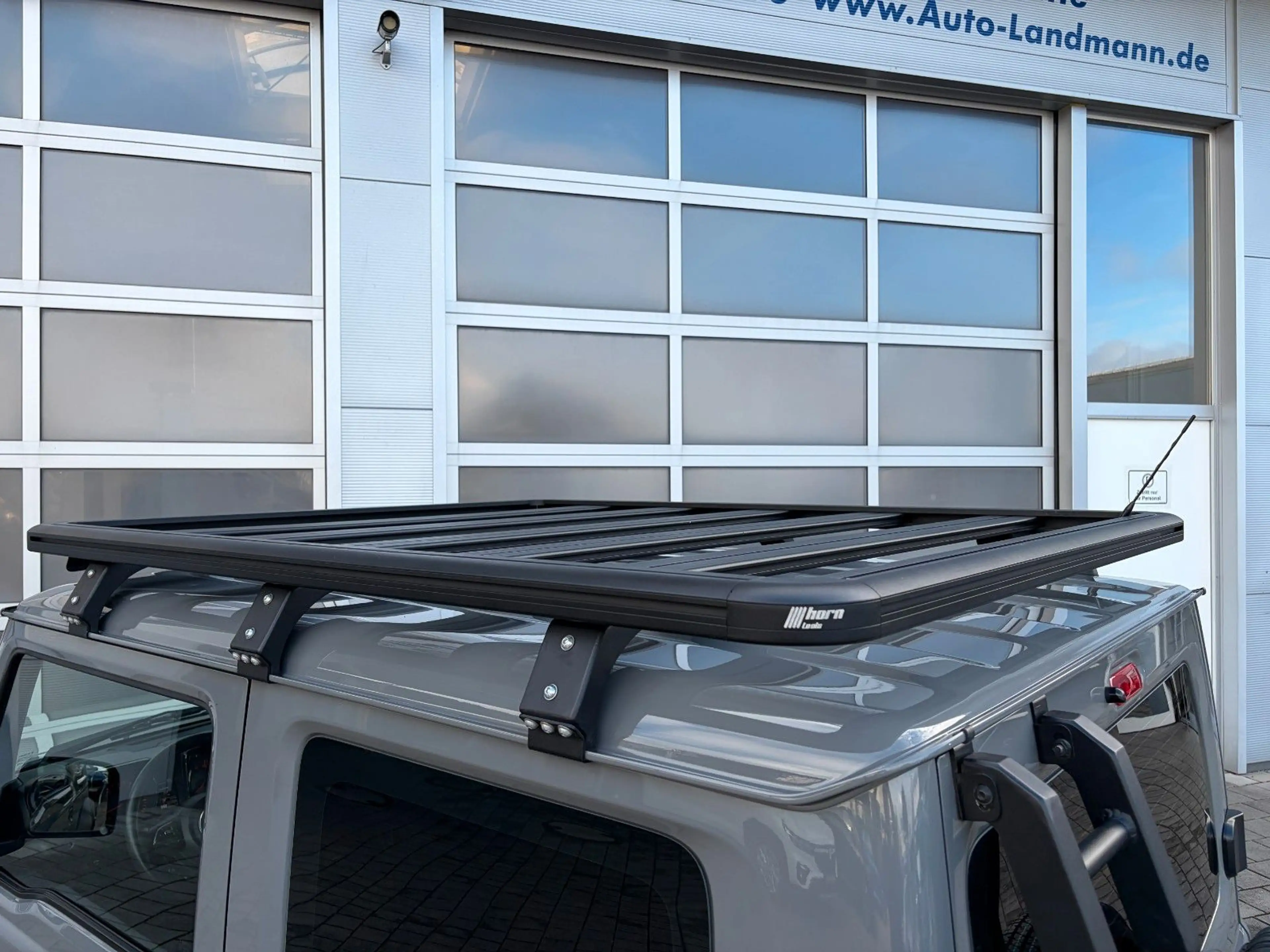 Suzuki Jimny STANDHZG SUZUKI-SCHECKH DACHTRÄGER+LEITER — photo 15