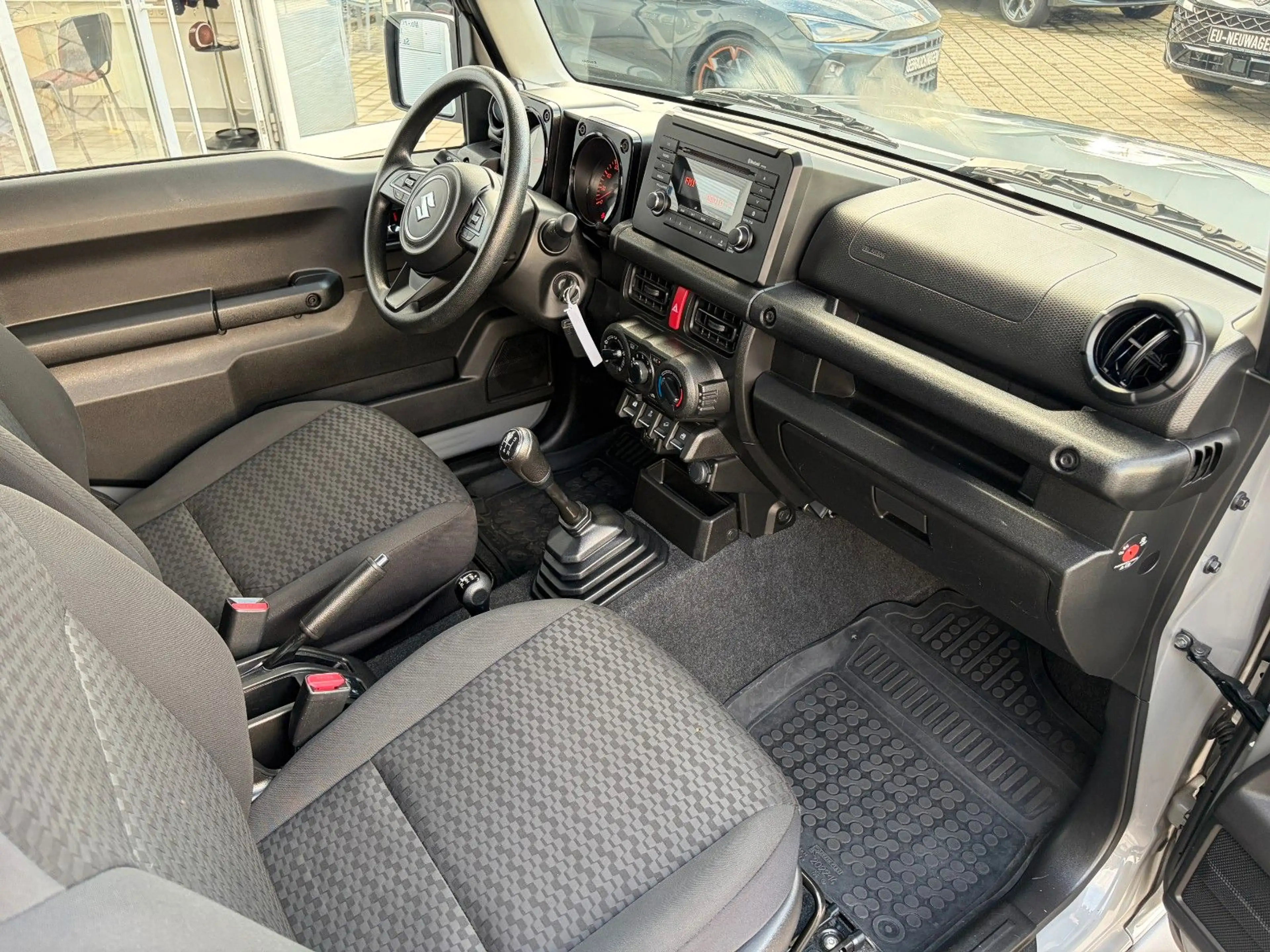Suzuki Jimny STANDHZG SUZUKI-SCHECKH DACHTRÄGER+LEITER — photo 5