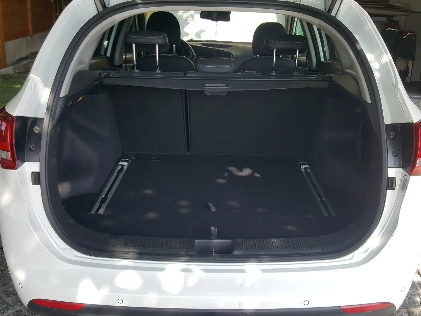 Kia Ceed SW / cee'd SW cee'd SW 1,6 CRDi ISG Platin Platin Weiß - 2