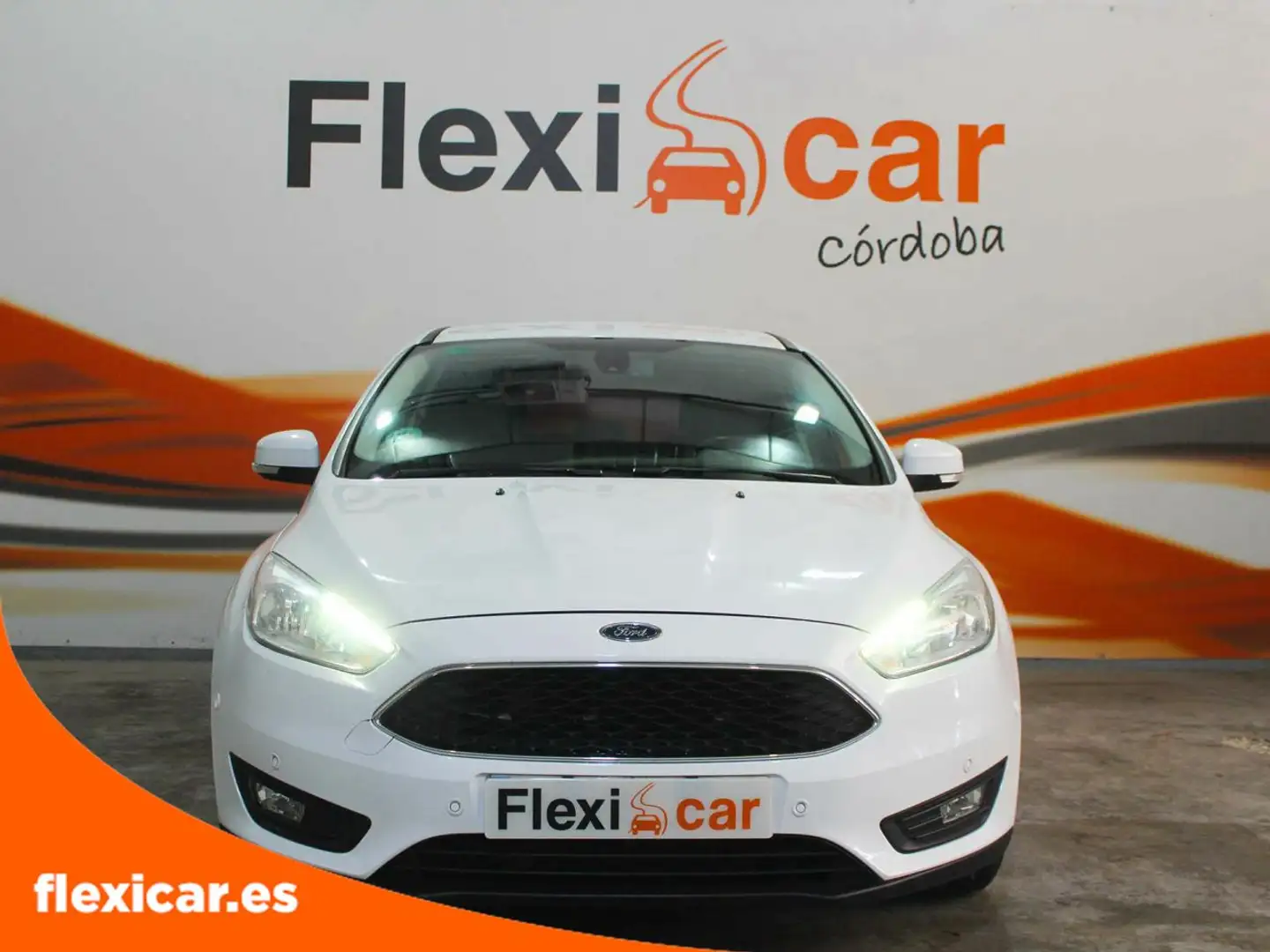 Ford Focus 1.5TDCi Business 120 Blanco - 2