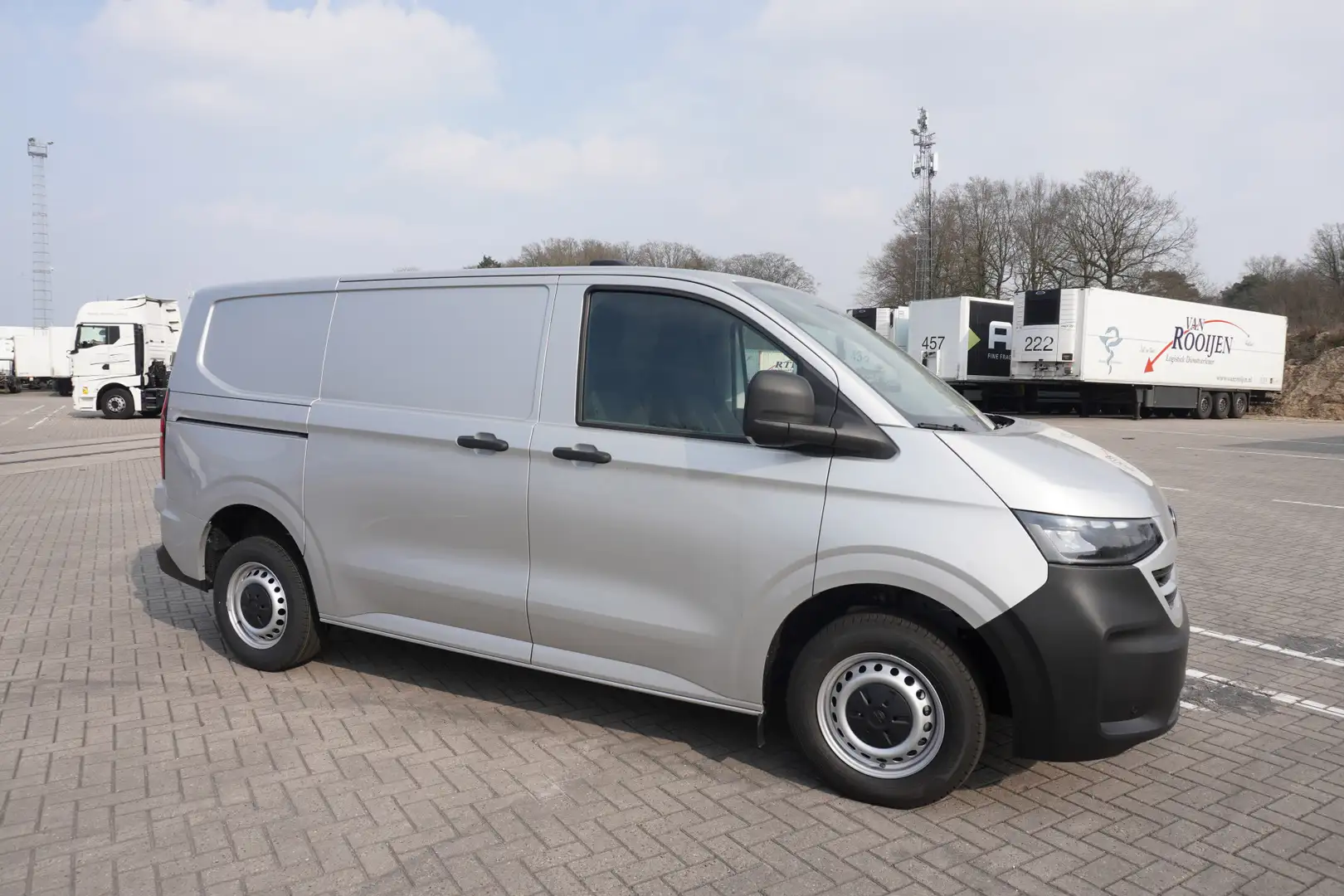 Volkswagen Transporter 2.0 TDI L1H1 28 Life 2.0 TDI L1H1 28 Life, Bijrijd Gris - 2