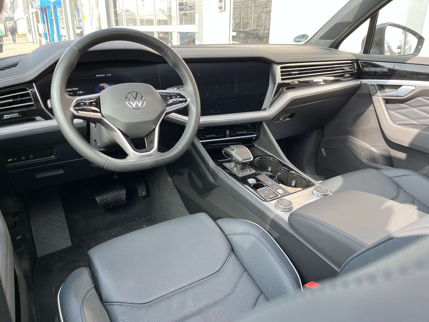 Volkswagen Touareg EHybrid 4Motion Elegance -  - Joinsteer - #3