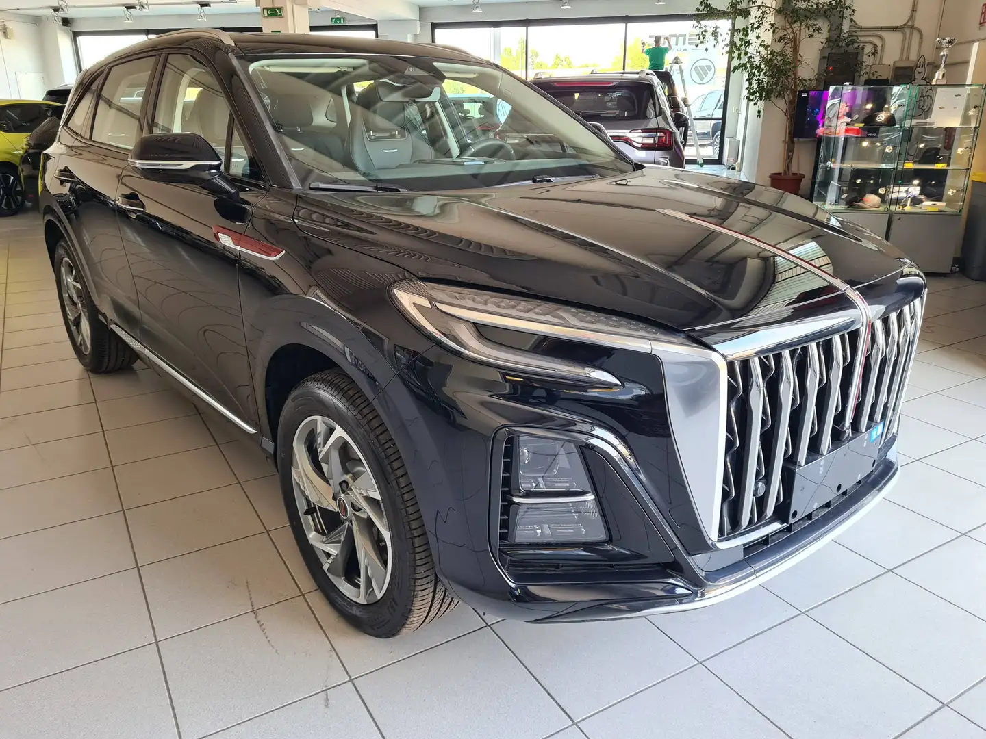 Hongqi HS3 1.5 TGDI 7DCT 2WD Schwarz - 1