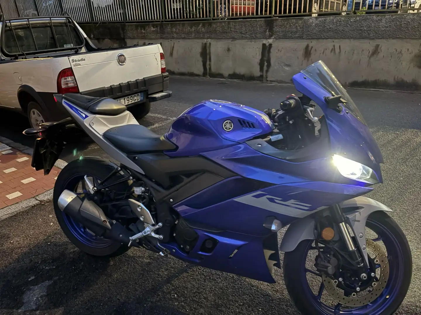 Yamaha R 3 ABS Blue - 1