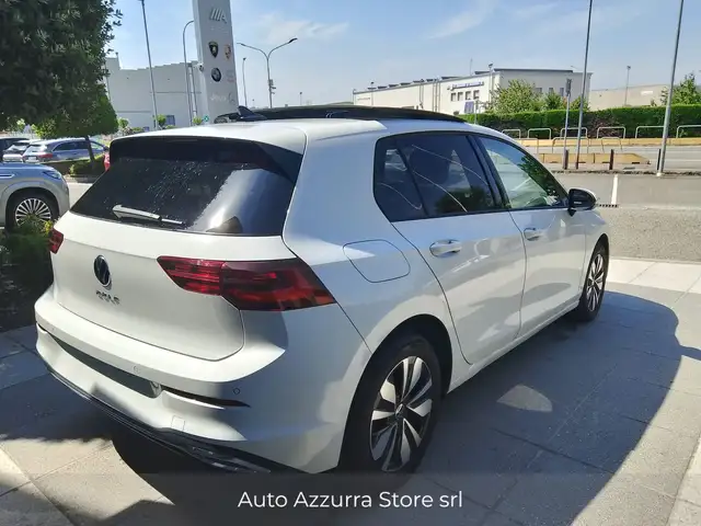 Volkswagen Golf view 4