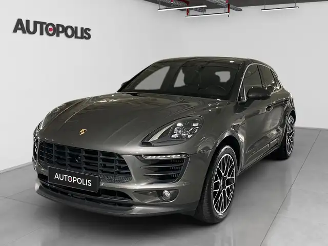 Porsche Macan view 2