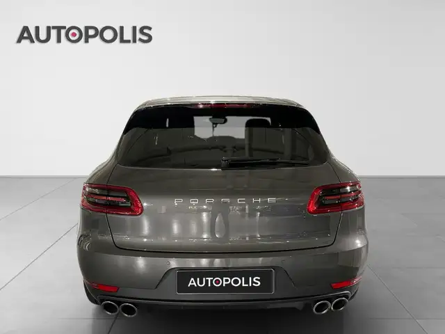 Porsche Macan view 8