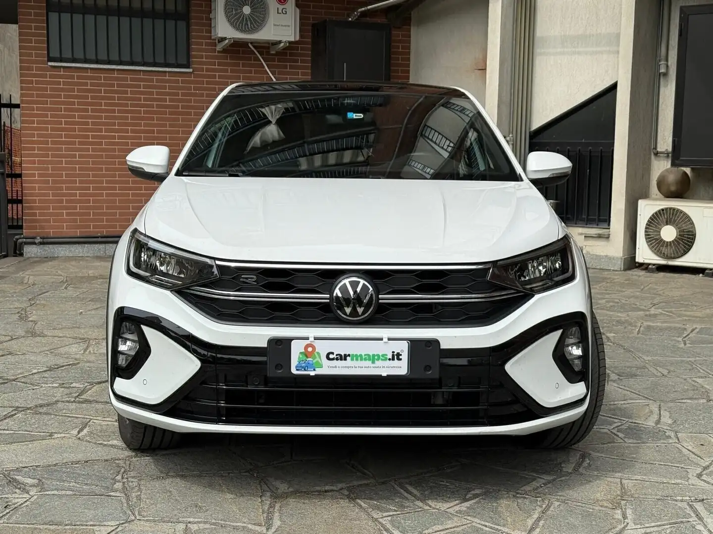 Volkswagen Taigo 1.0 TSI 110 CV R-Line Bianco - 1