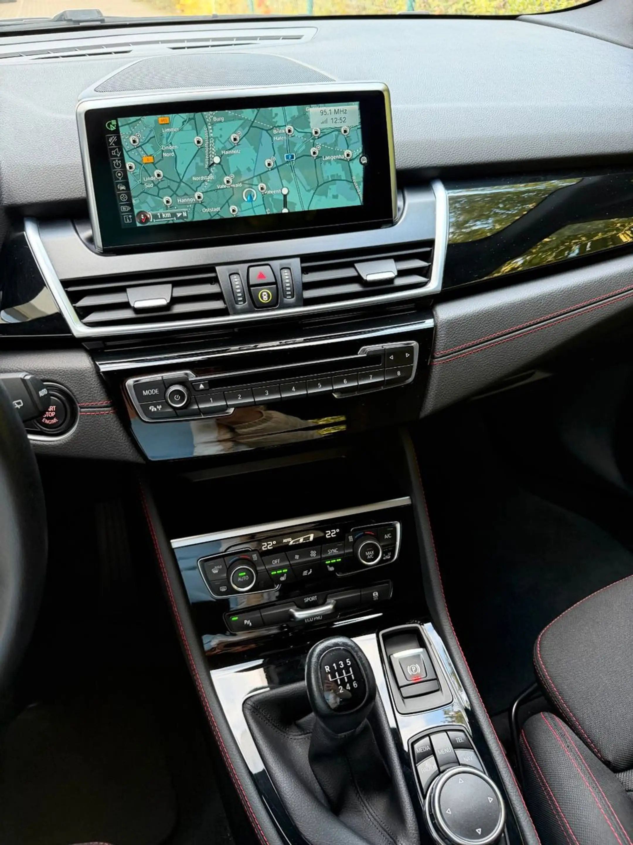 BMW 218 218 Sport Line Navi Head-Up Keyless-go LED H&K. — photo 13