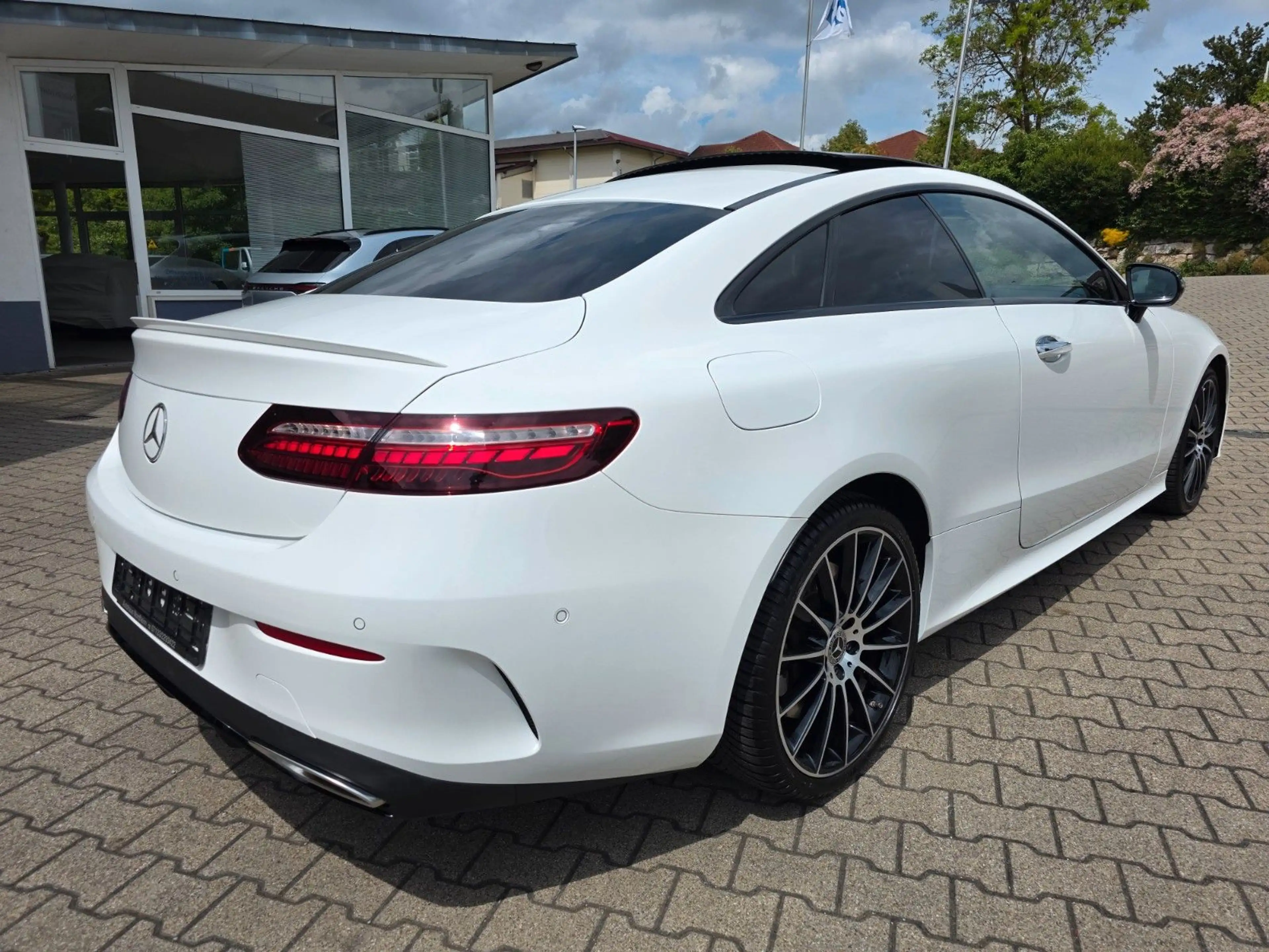 Mercedes-Benz E 450 Coupe 4Matic/Burmester/Panorama/AMG-Line — photo 5