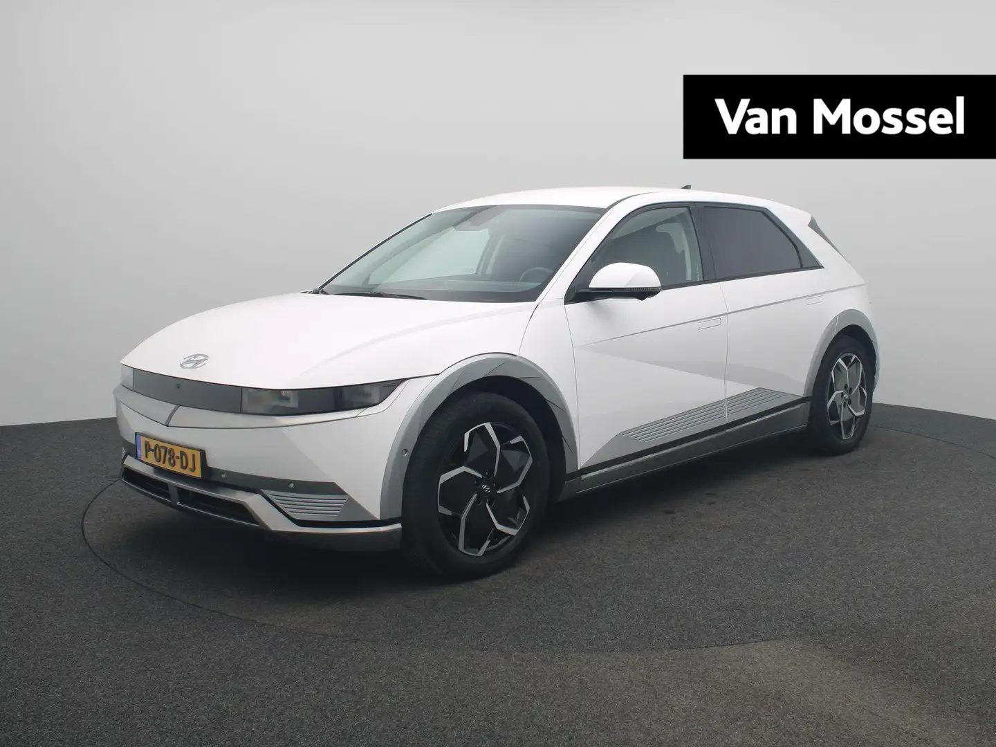 Hyundai IONIQ 5 Lounge AWD 73kWh | Navigatie | 360 graden Camera | Wit - 1