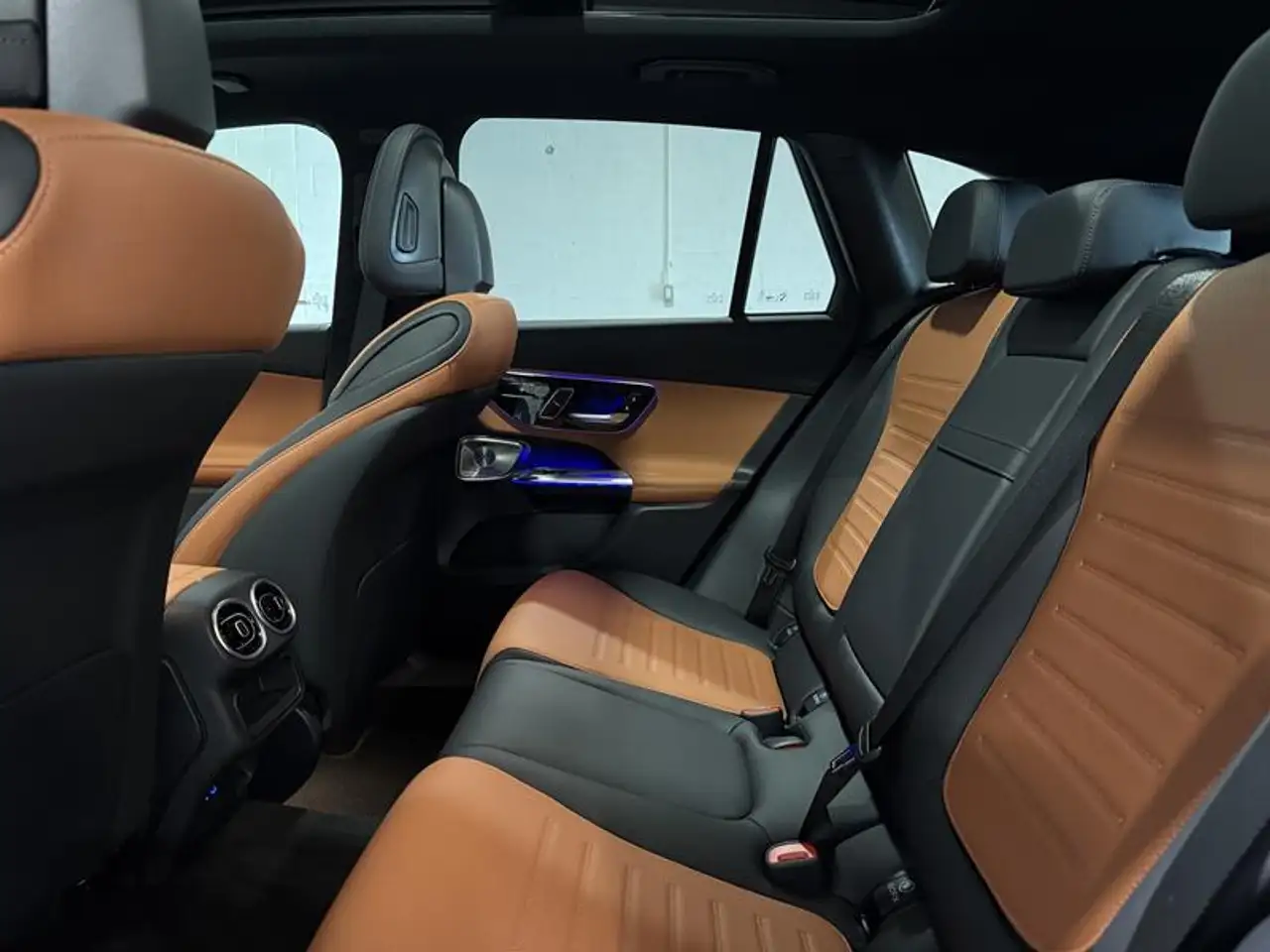 Mercedes-Benz GLC снимка Mercedes-Benz GLC