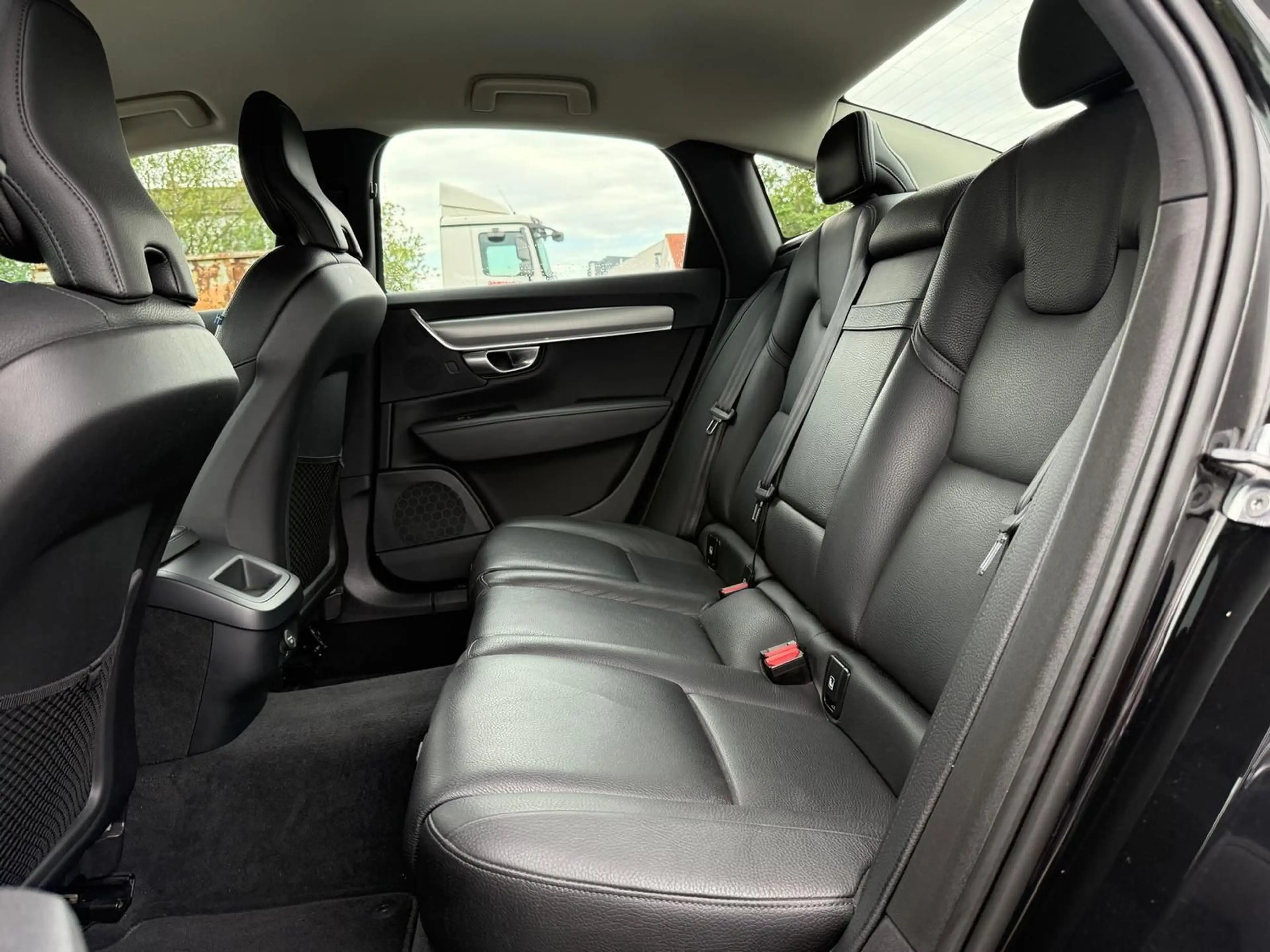 Volvo S90 Momentum Pro *LED-High-Beam*Kamera*ACC*SHZ* — photo 14