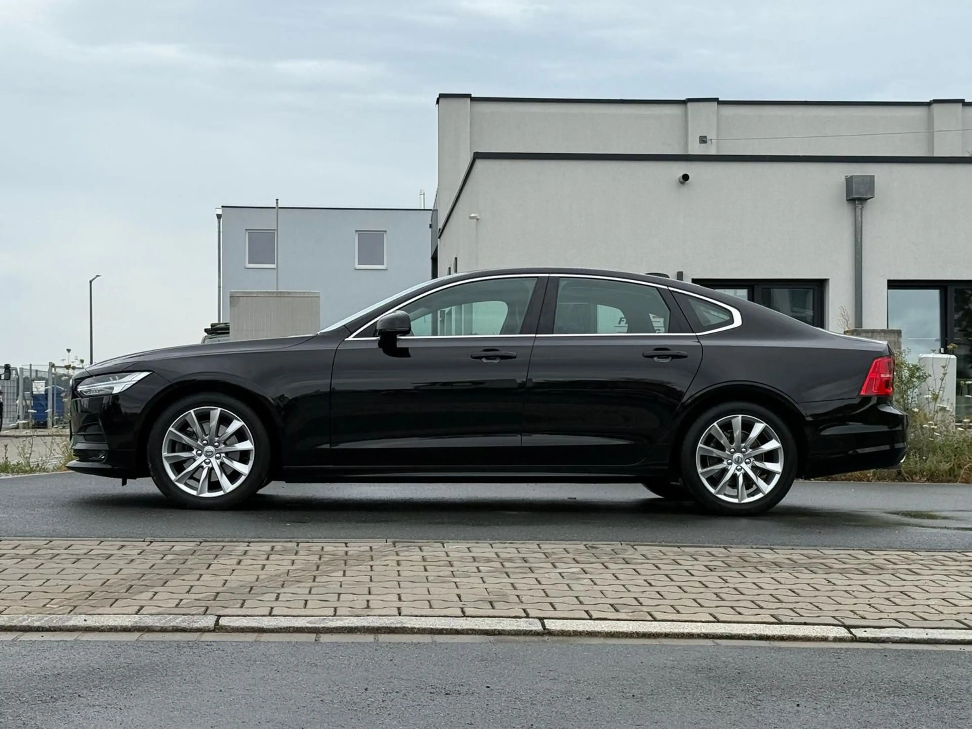 Volvo S90 Momentum Pro *LED-High-Beam*Kamera*ACC*SHZ* — photo 4