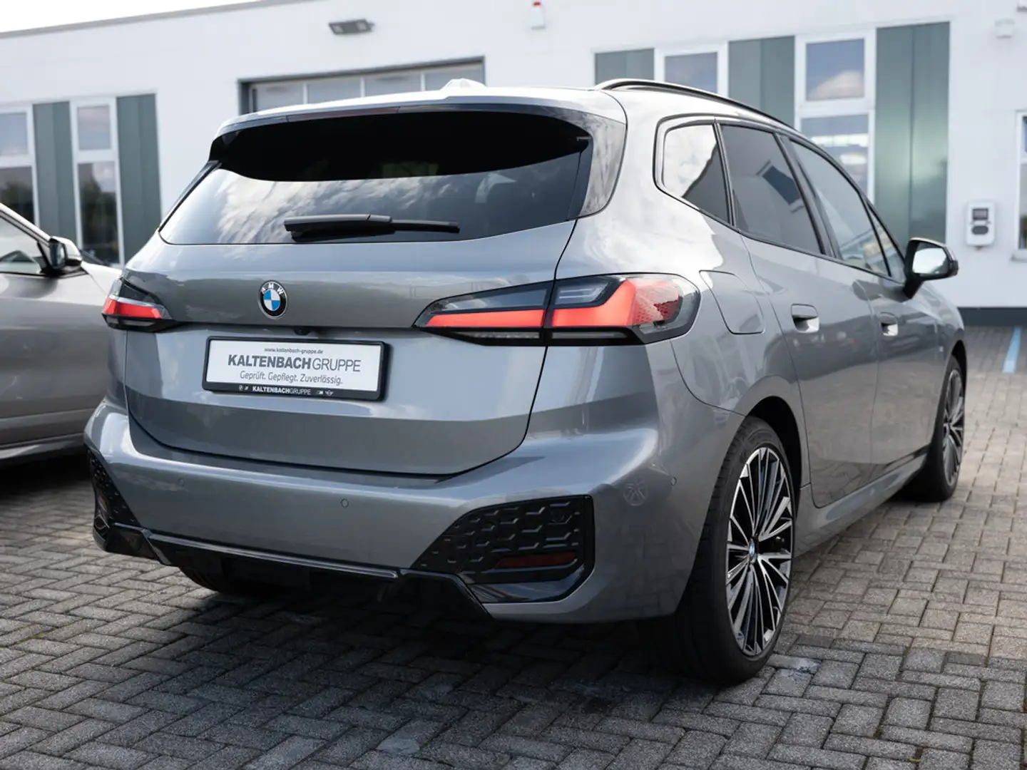 BMW 218 i Active Tourer M-Sport LED HUD ACC NAVI Gris - 2