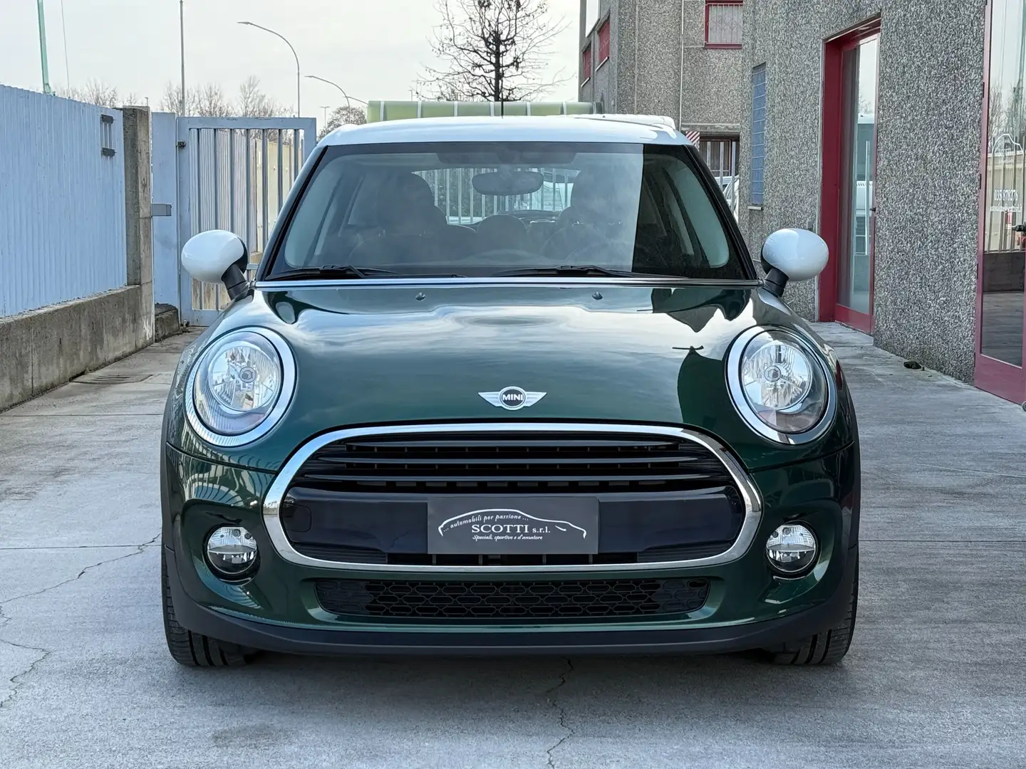 MINI Cooper D 1.5 Hype 5p auto Grün - 2