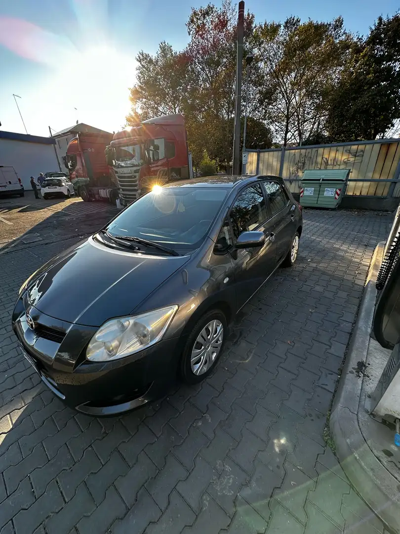 Toyota Auris 1.6 VVT-i Sol - 1