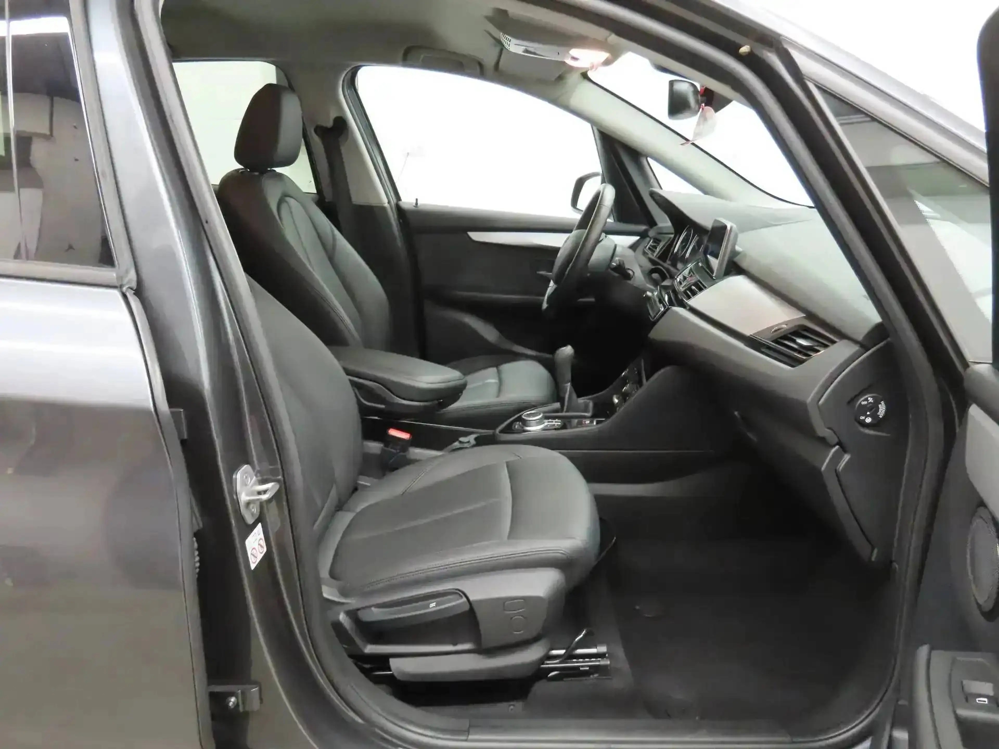 BMW 216 i Active Tourer *FULL LED-NAVI-CUIR-CRUISE-PARK* — photo 7