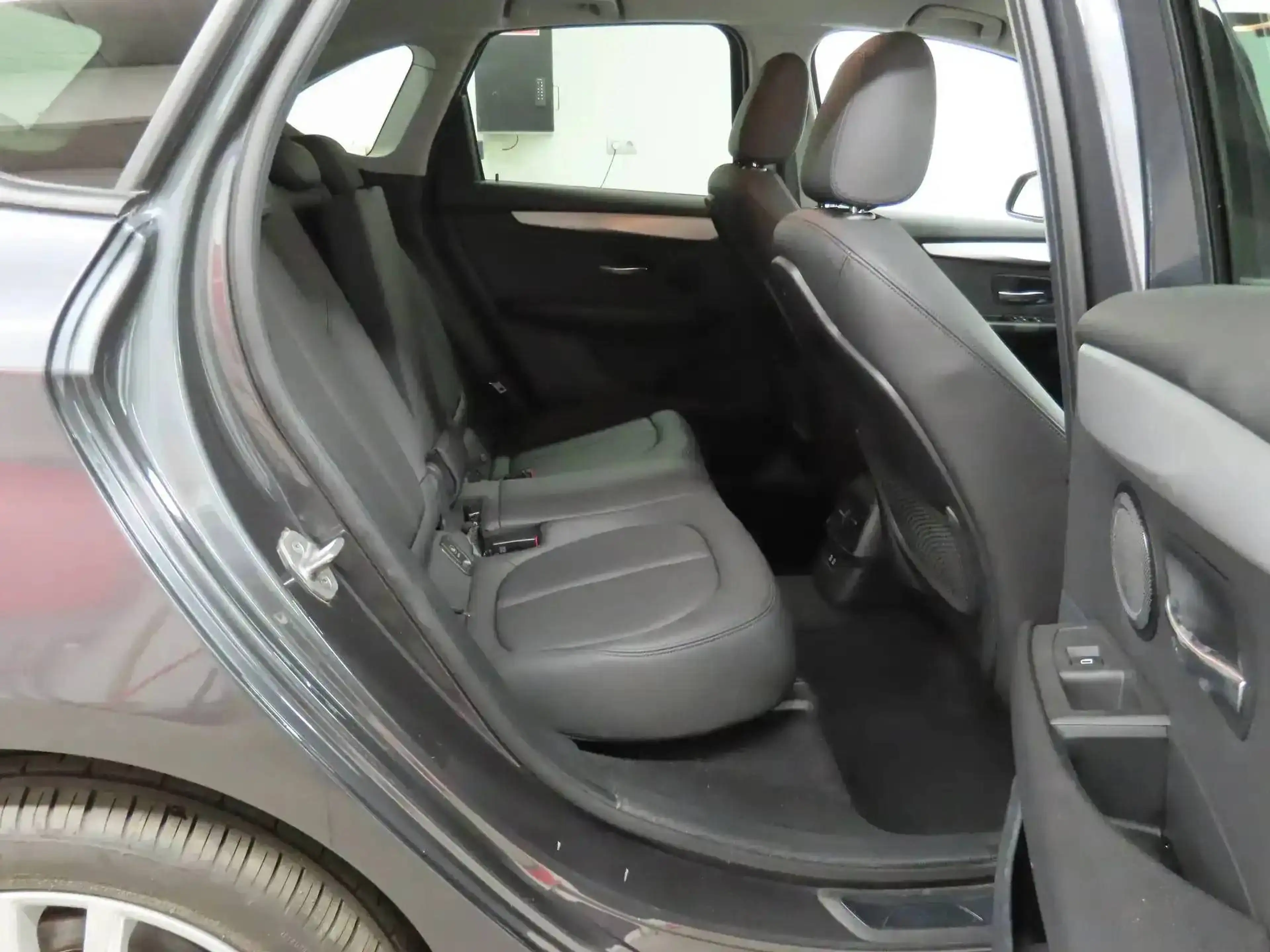 BMW 216 i Active Tourer *FULL LED-NAVI-CUIR-CRUISE-PARK* — photo 8