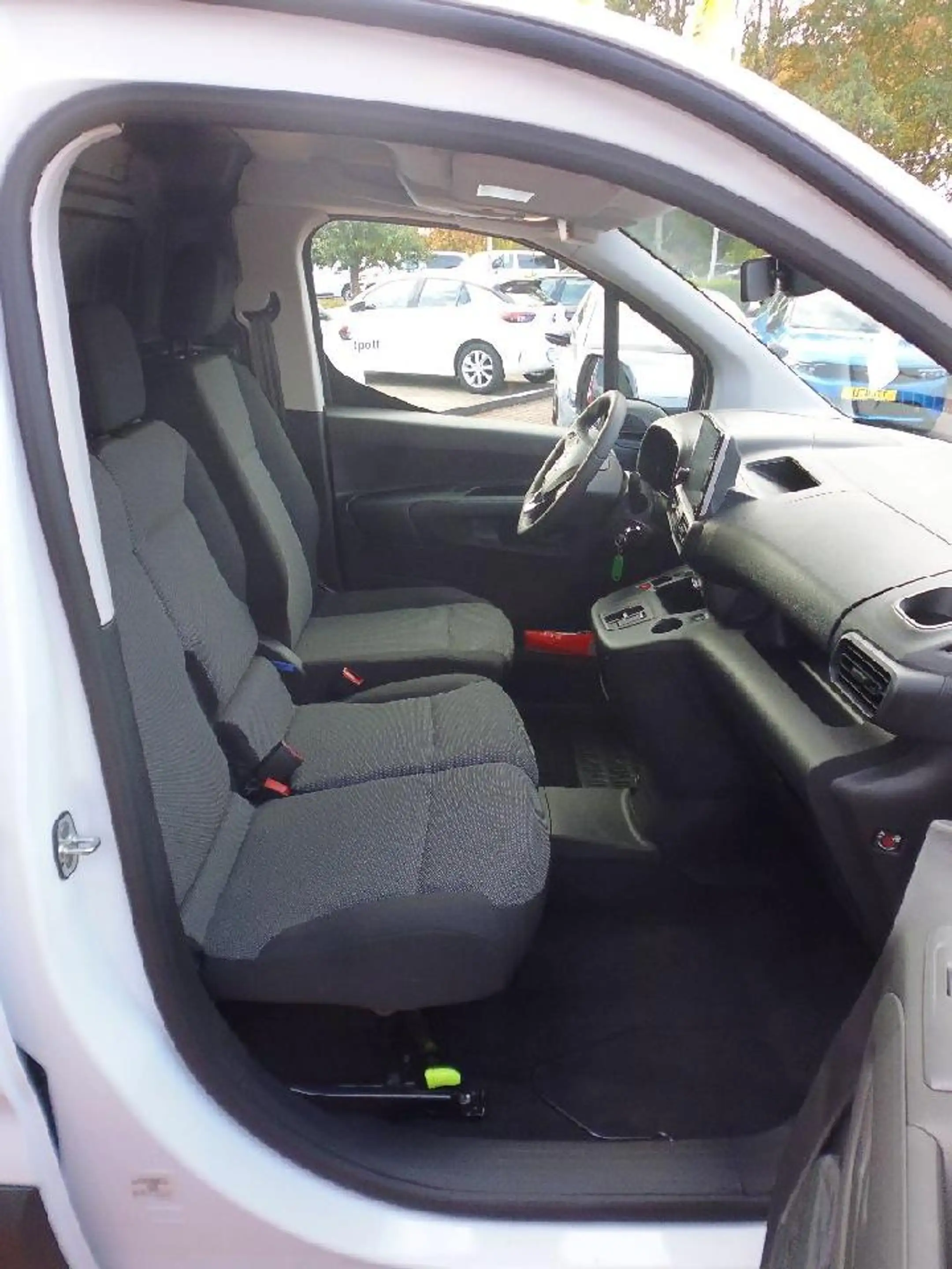 Opel Combo-e - e Basis — photo 11