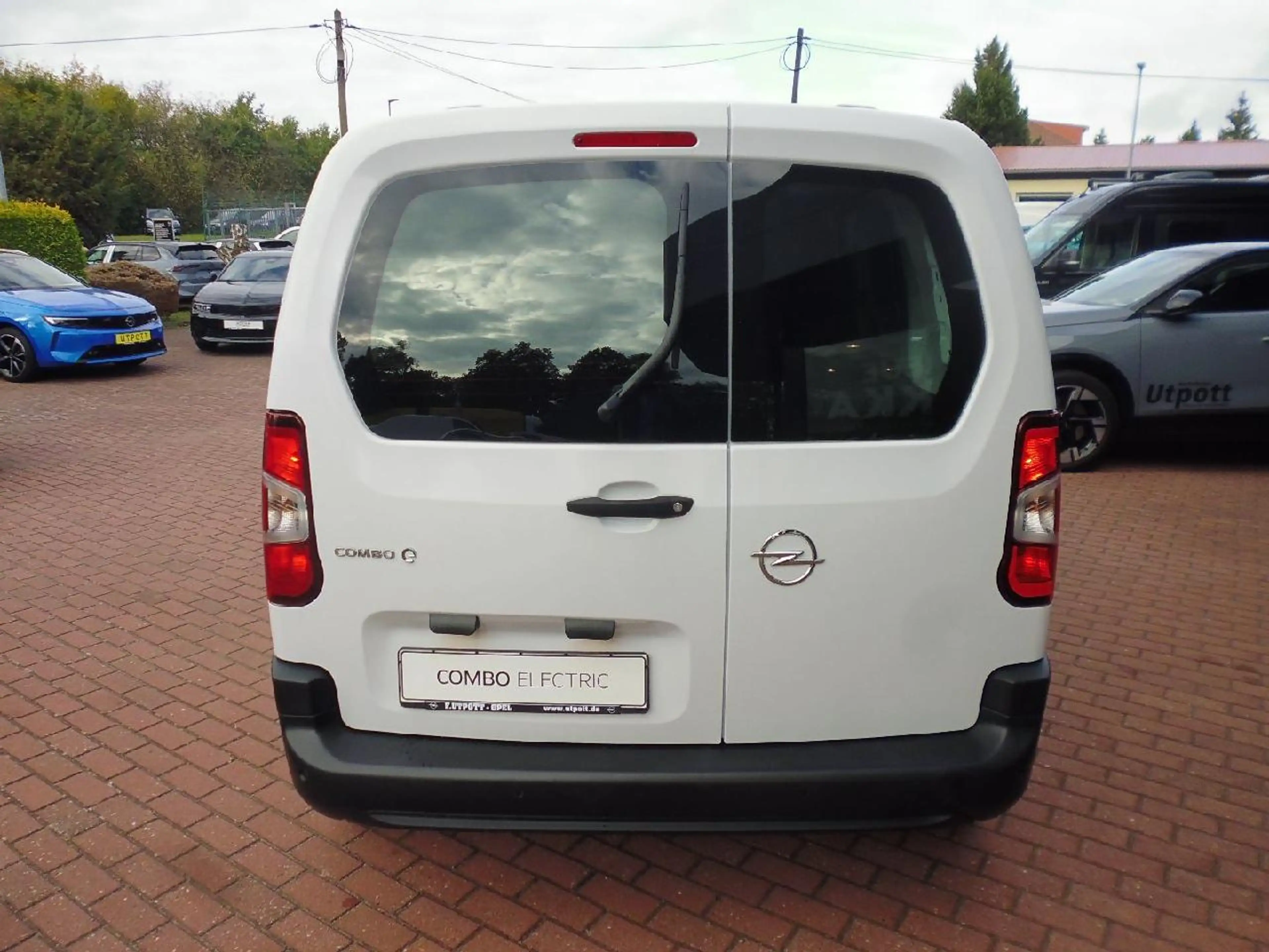 Opel Combo-e - e Basis — photo 4