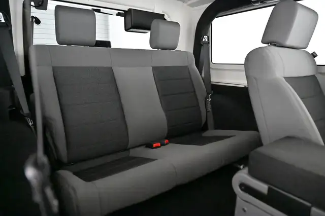 Jeep Wrangler view 23