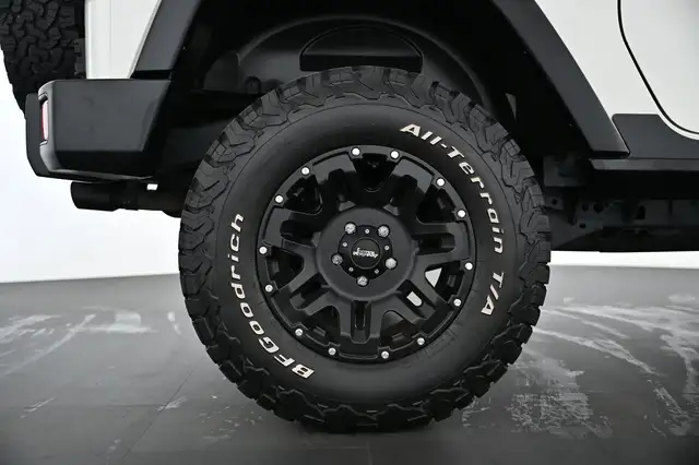 Jeep Wrangler view 16