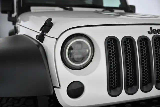 Jeep Wrangler view 15