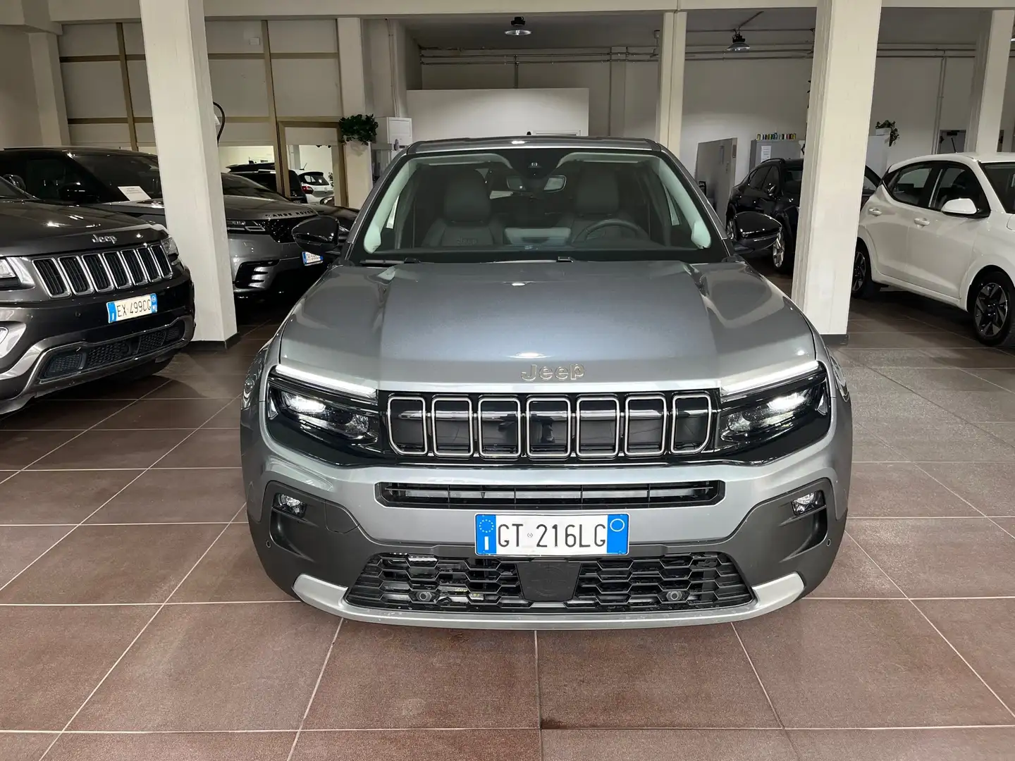 Jeep Avenger 1.2 turbo Summit 100cv 2/2024 FULL OPT. Gris - 2