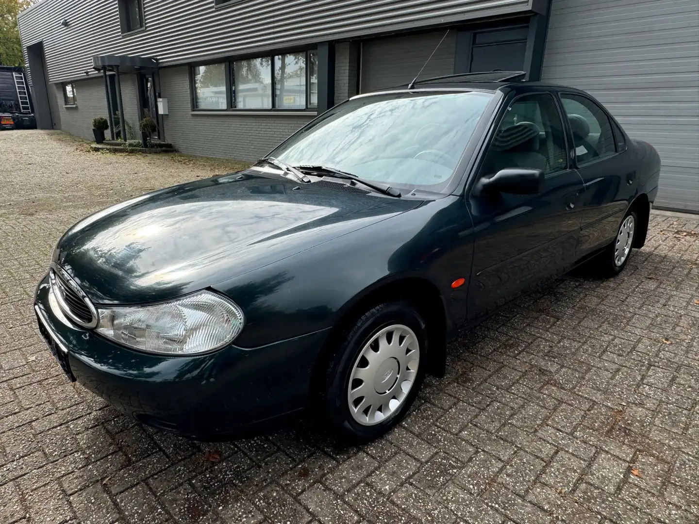 Ford Mondeo 1.6 CLX Verde - 1