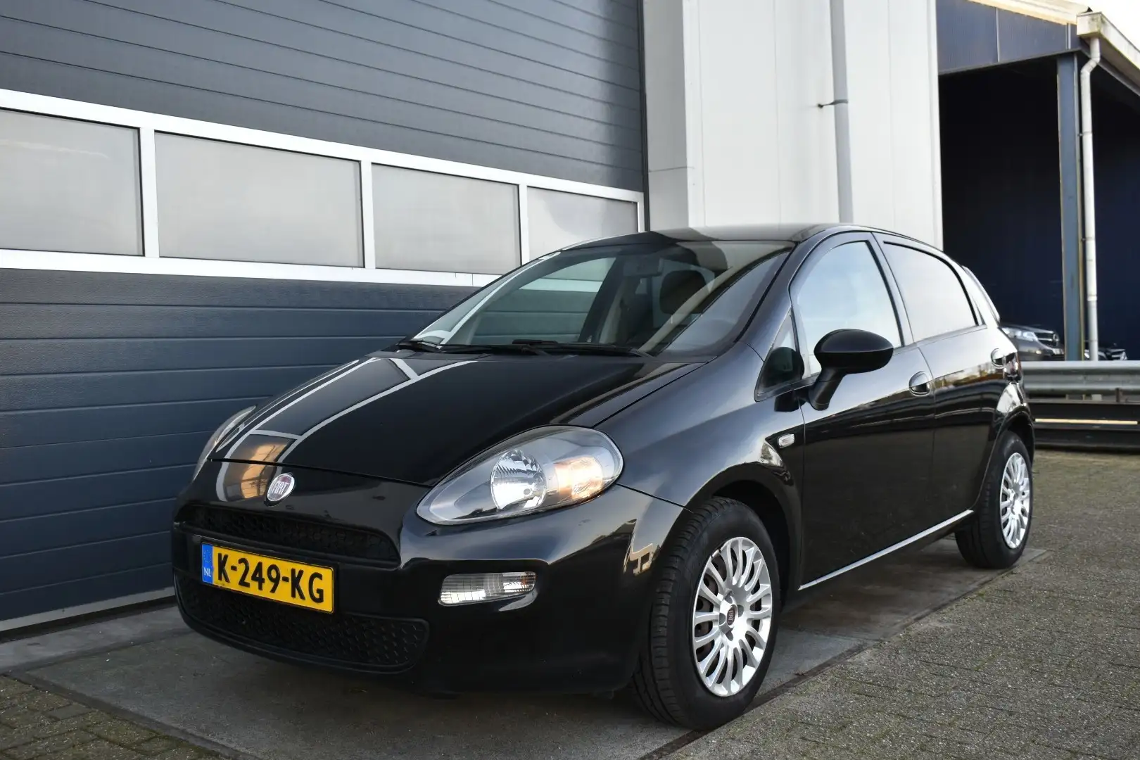 Fiat Punto Evo 1.4-16V Multiair Sport Zwart - 1