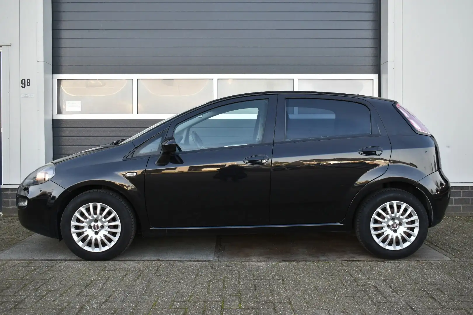 Fiat Punto Evo 1.4-16V Multiair Sport Zwart - 2