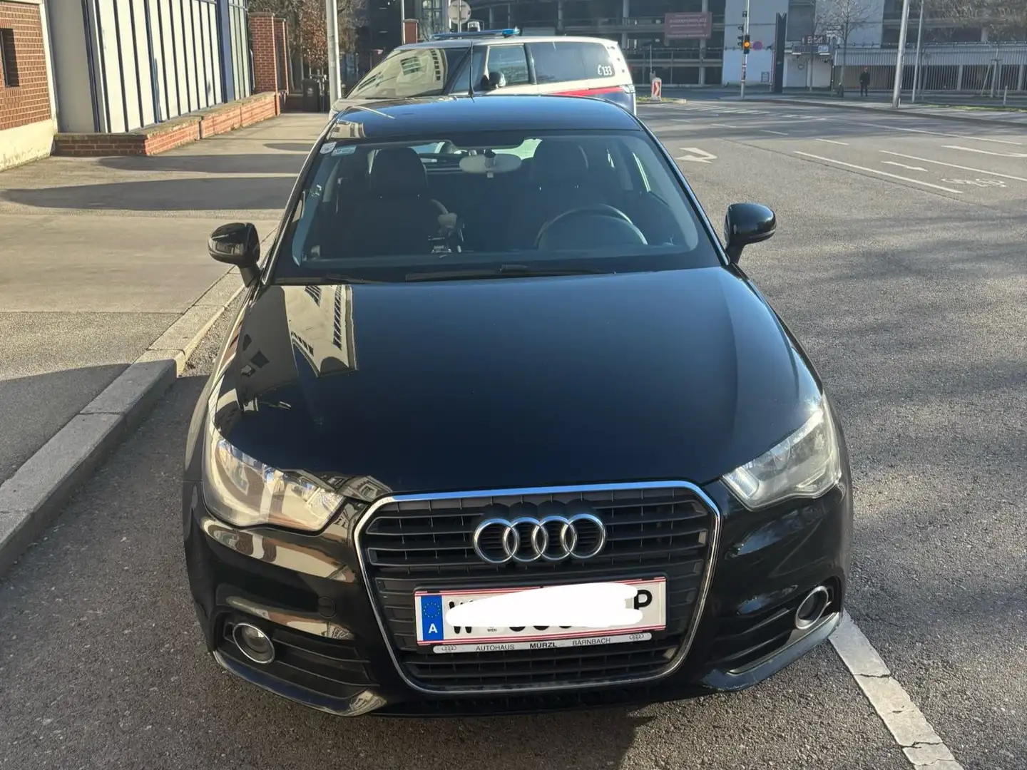 Audi A1 A1 1,2 TFSI Attraction Attraction Schwarz - 1