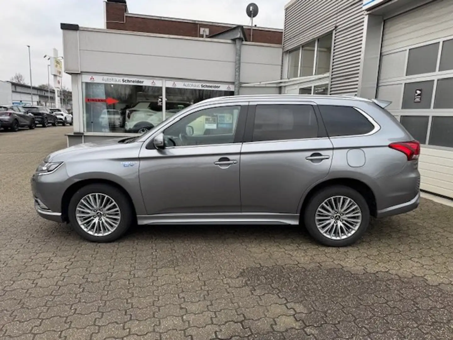 Mitsubishi Outlander PHEV Top 4WD Schiebedach Grau - 2