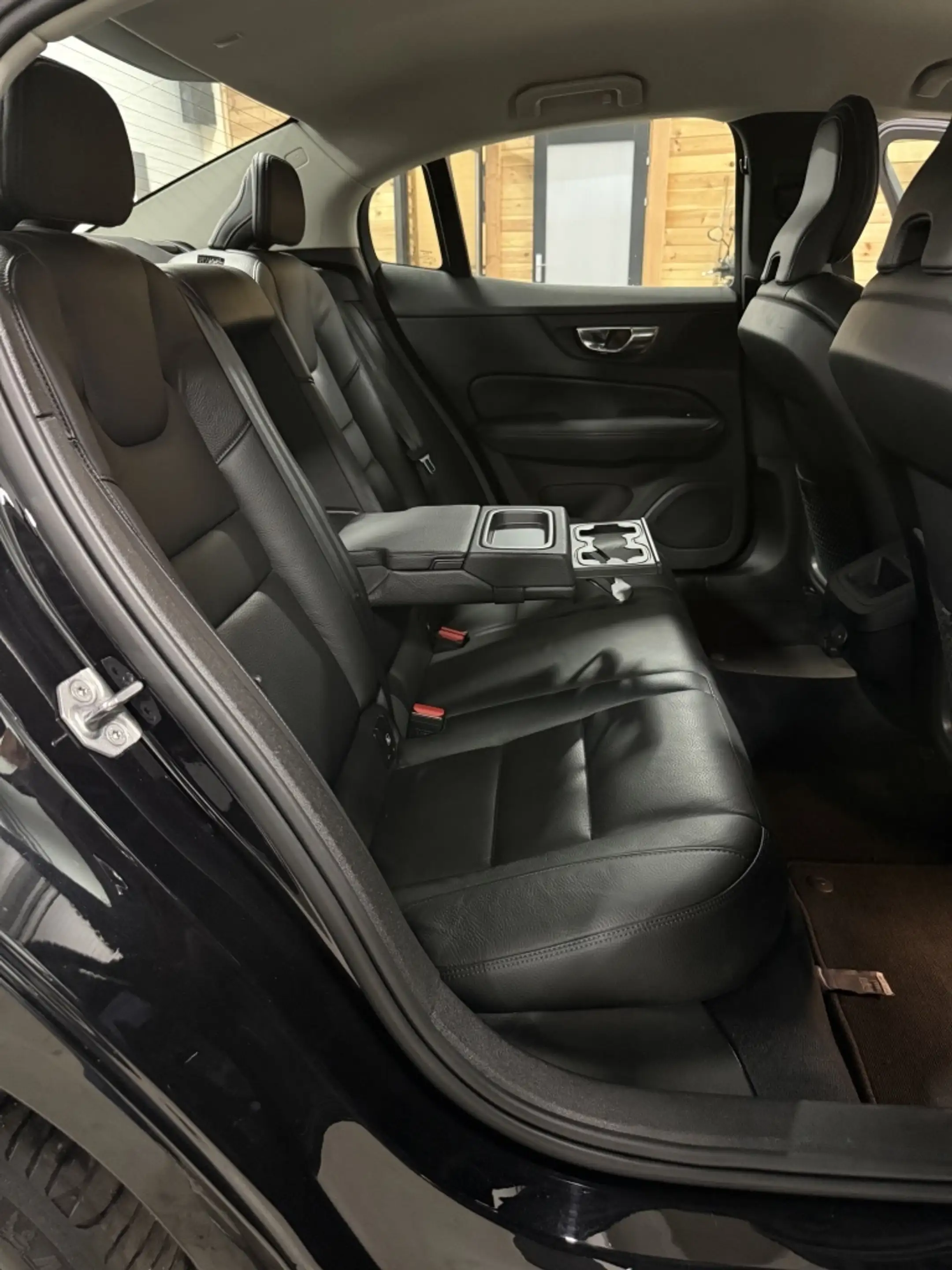 Volvo S60 2.0 B4 Inscription Nieuwe HV Accu, Keyless, Camera — photo 15