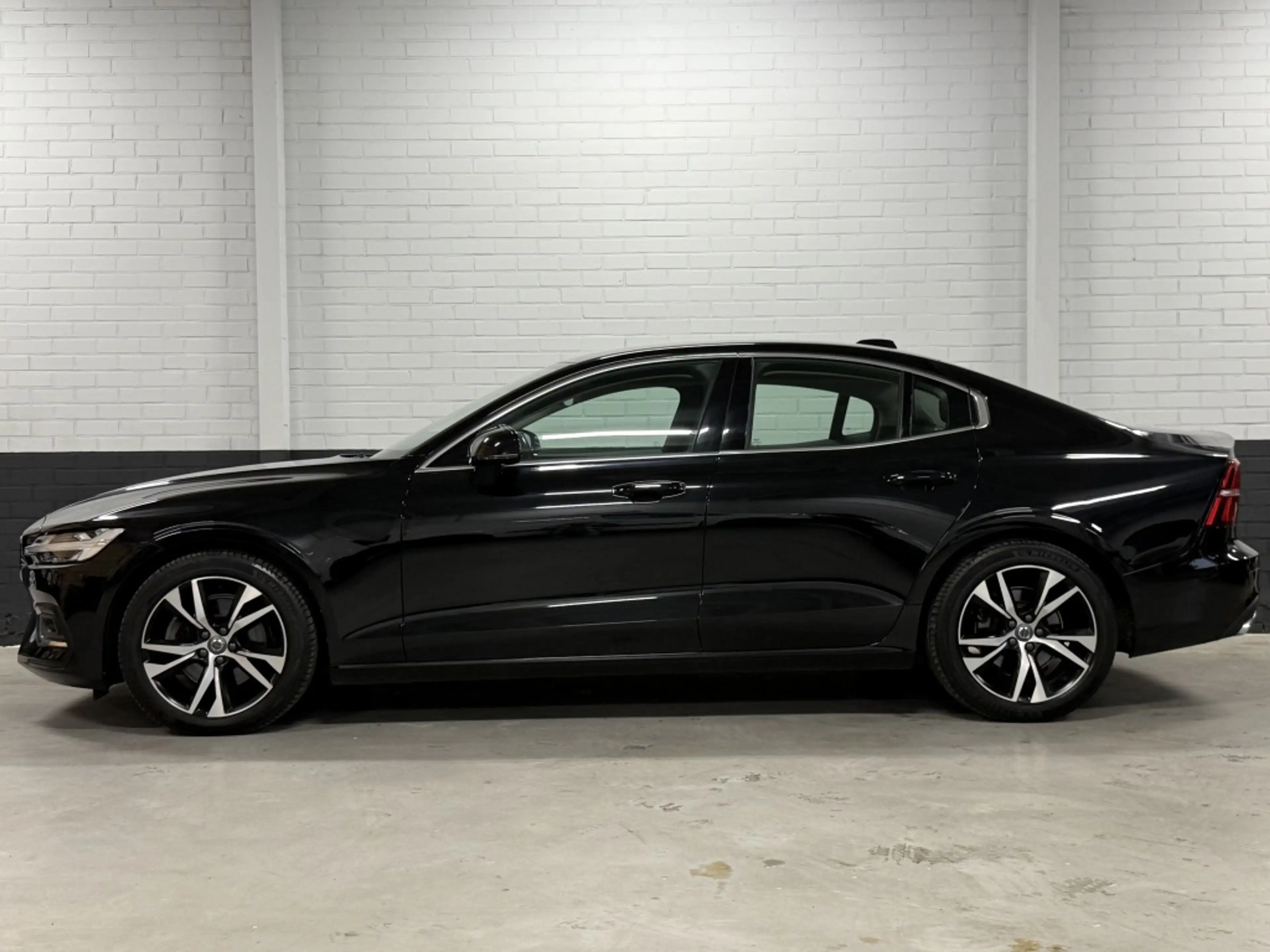 Volvo S60 2.0 B4 Inscription Nieuwe HV Accu, Keyless, Camera — photo 11