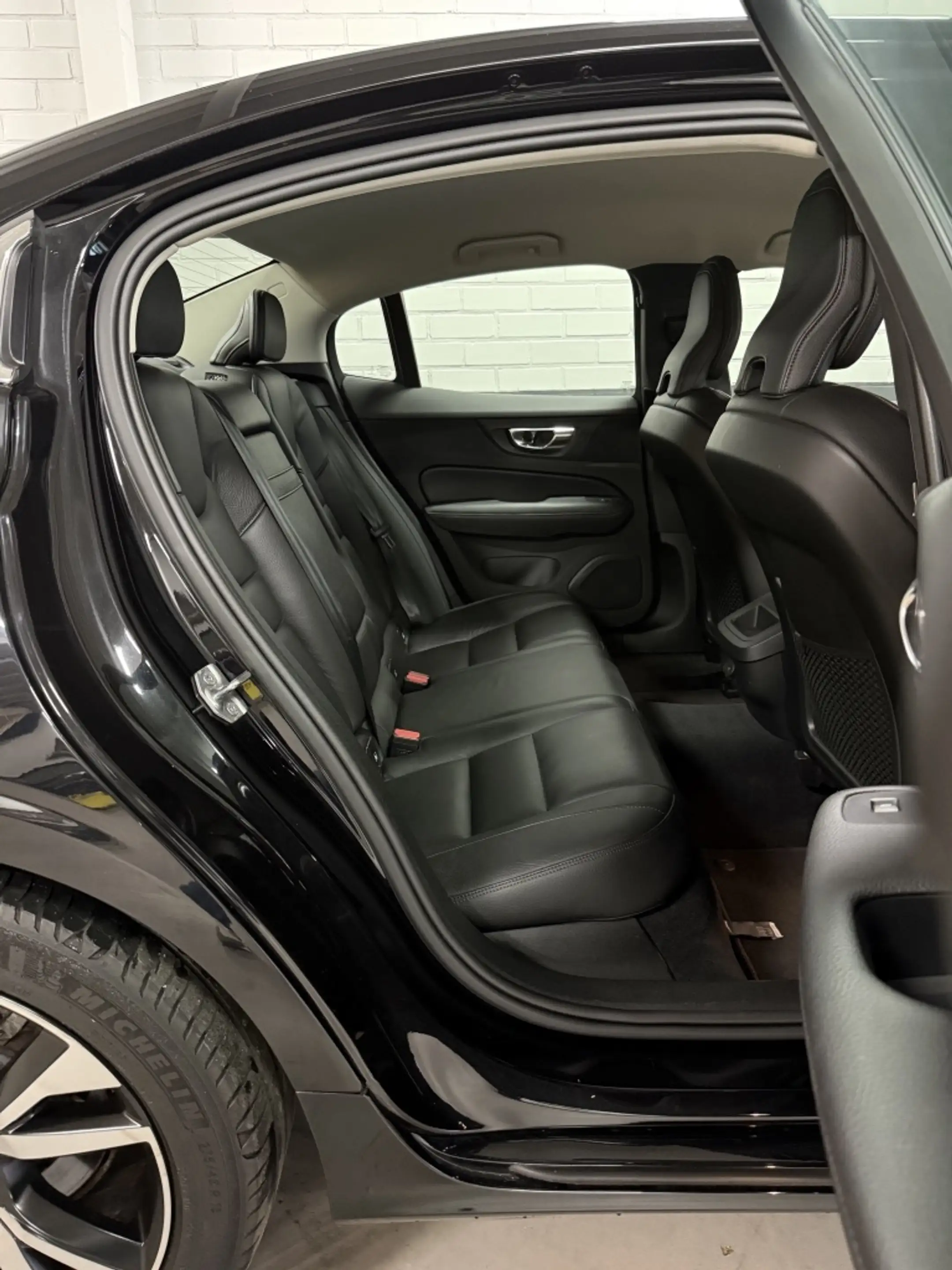 Volvo S60 2.0 B4 Inscription Nieuwe HV Accu, Keyless, Camera — photo 14
