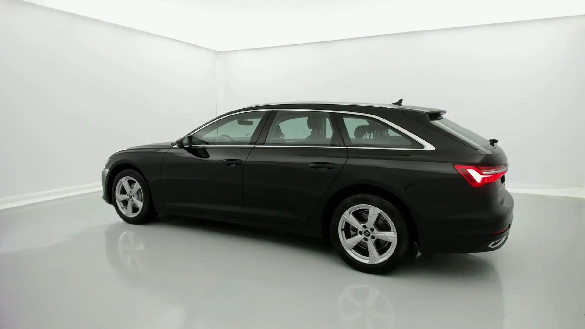 Audi A6 Avant 40 TDI Advanced S tronic Noir - 2