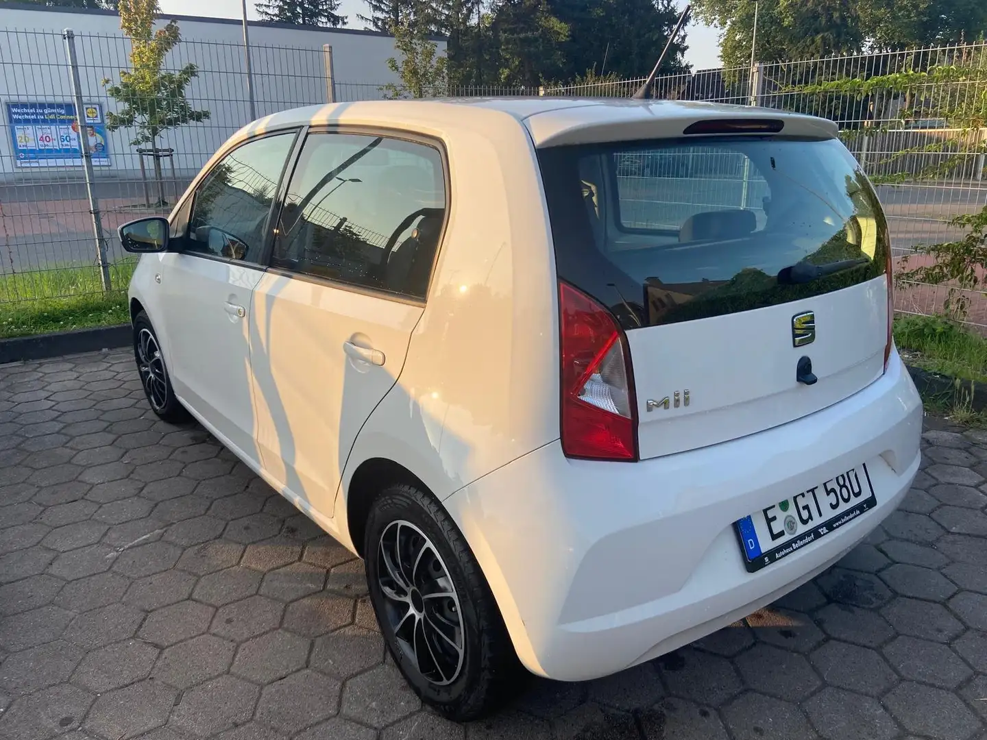 SEAT Mii Mii  5-Türer 1.0 Style Weiß - 2