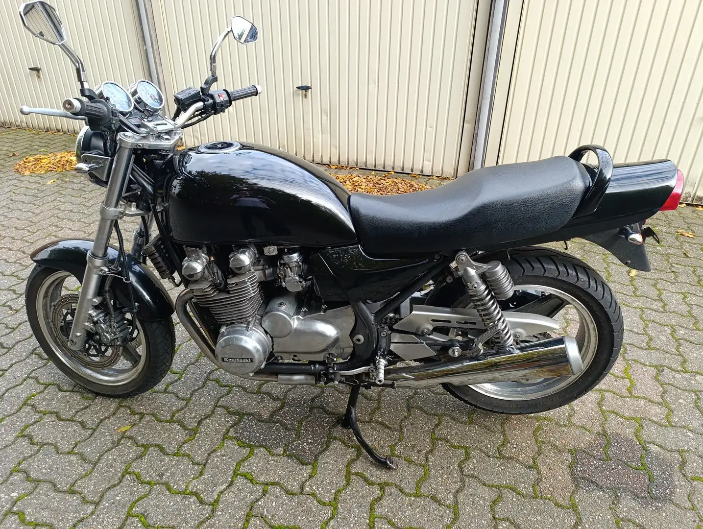 Kawasaki Zephyr 750 Zwart - 1