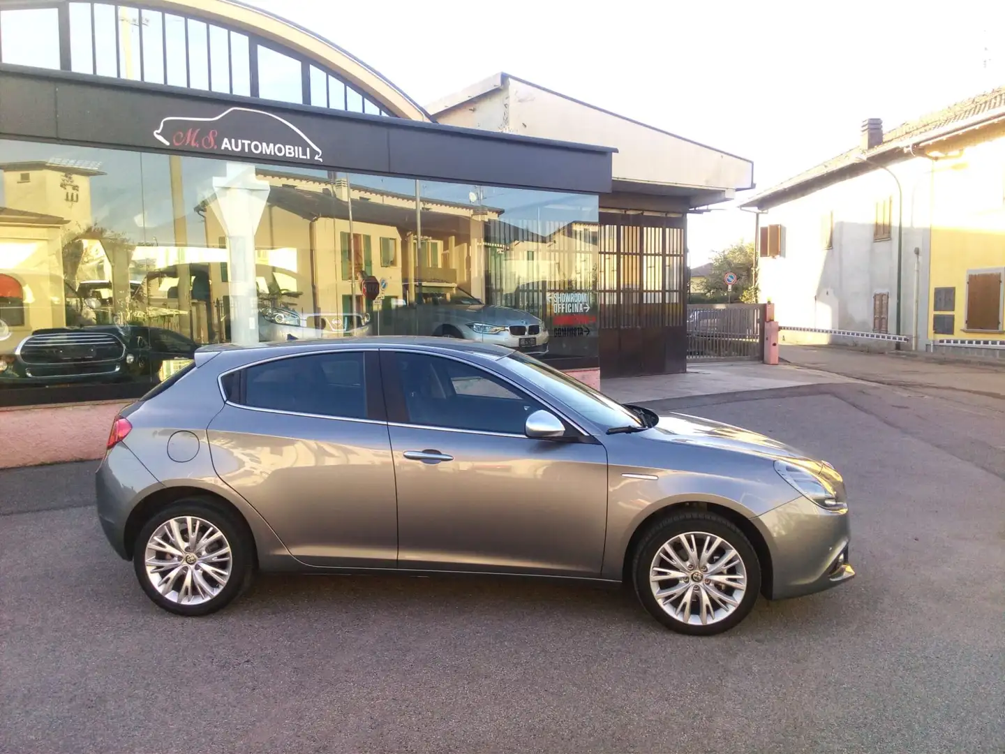 Alfa Romeo Giulietta 1.6 JTDM DISTINCTIVE 5/P 120CV "OK NEOPATENTATI" Grigio - 2
