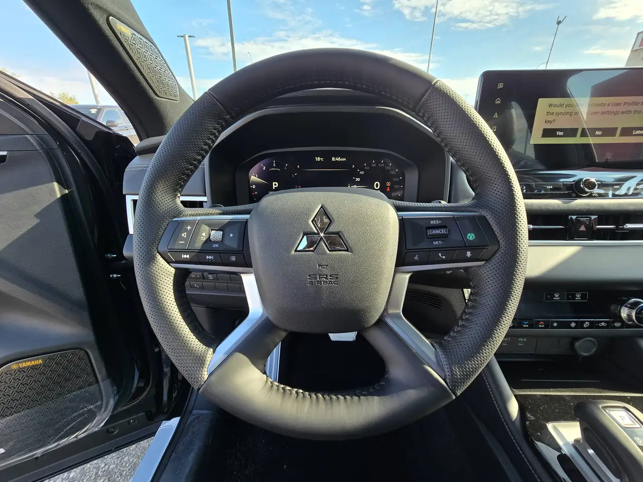 Mitsubishi Outlander photo Mitsubishi Outlander