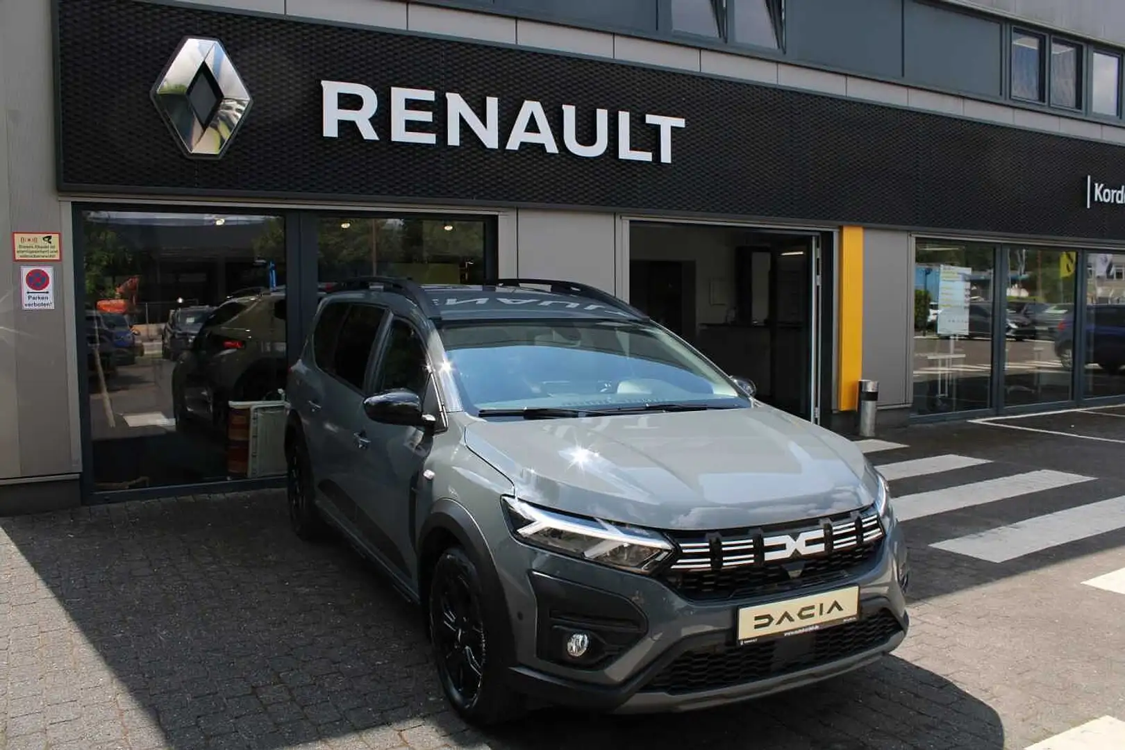Dacia Jogger TCe 110 Extreme+ inkl. Sleep Pack Grau - 1