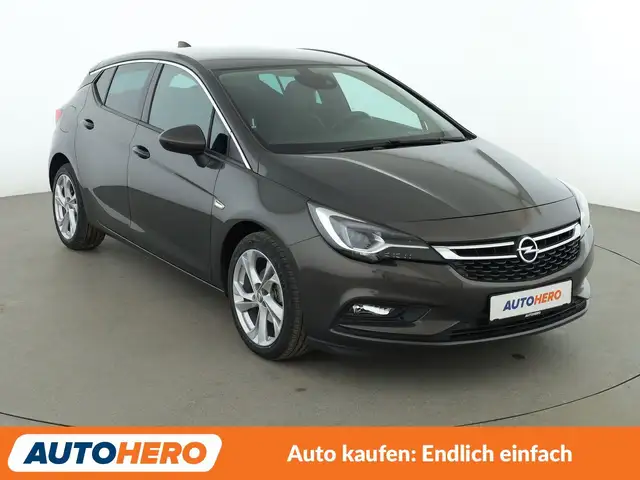 Opel Astra view 8