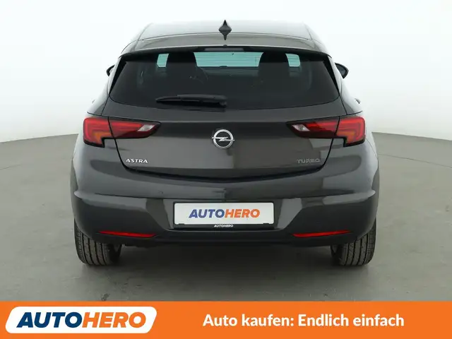 Opel Astra view 5